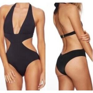Beach Bunny Nina Cut Out One Piece Swimsuit Black Halter Monokini 3X B171061P6